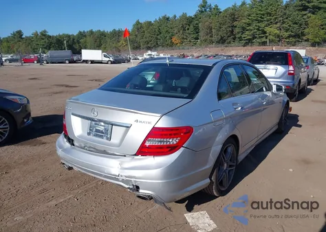 2013 Mercedes-Benz C 300 Sport 4Matic из США, поврежденный, VIN WDDGF8AB8DG120689